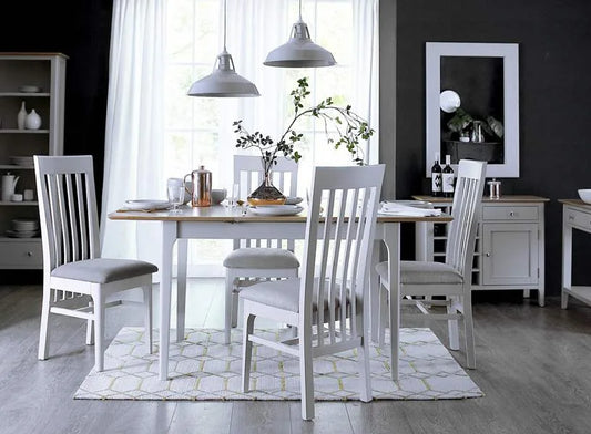 Tables/Chairs