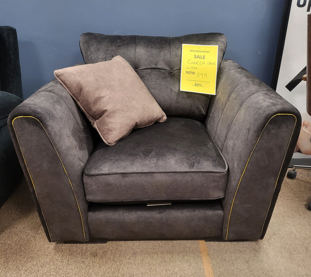 Garda Arm Chair