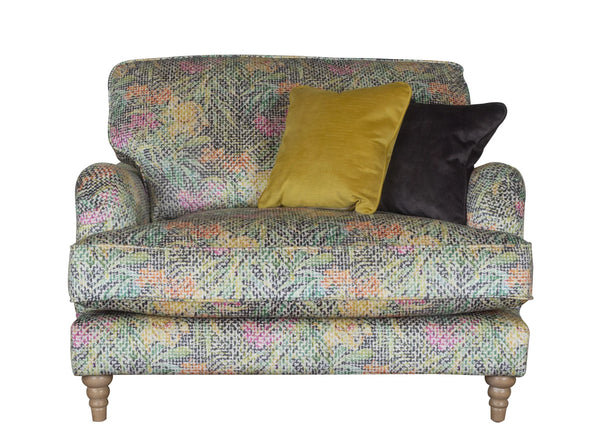  Benjamin Love Chair 