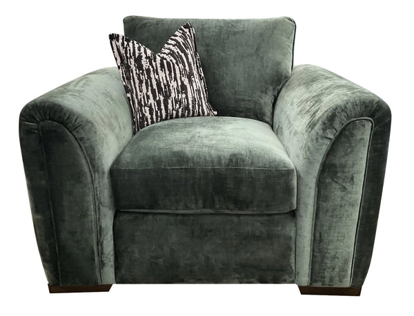 Uma Arm Chair