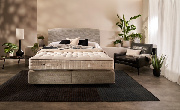 Vispring 4ft6 Double Size Herald Superb 1476 Pocket Sprung Prestige Divan Set
